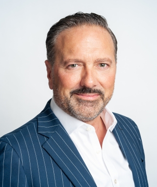 Patrik_Pohl_Board_Website_Picture